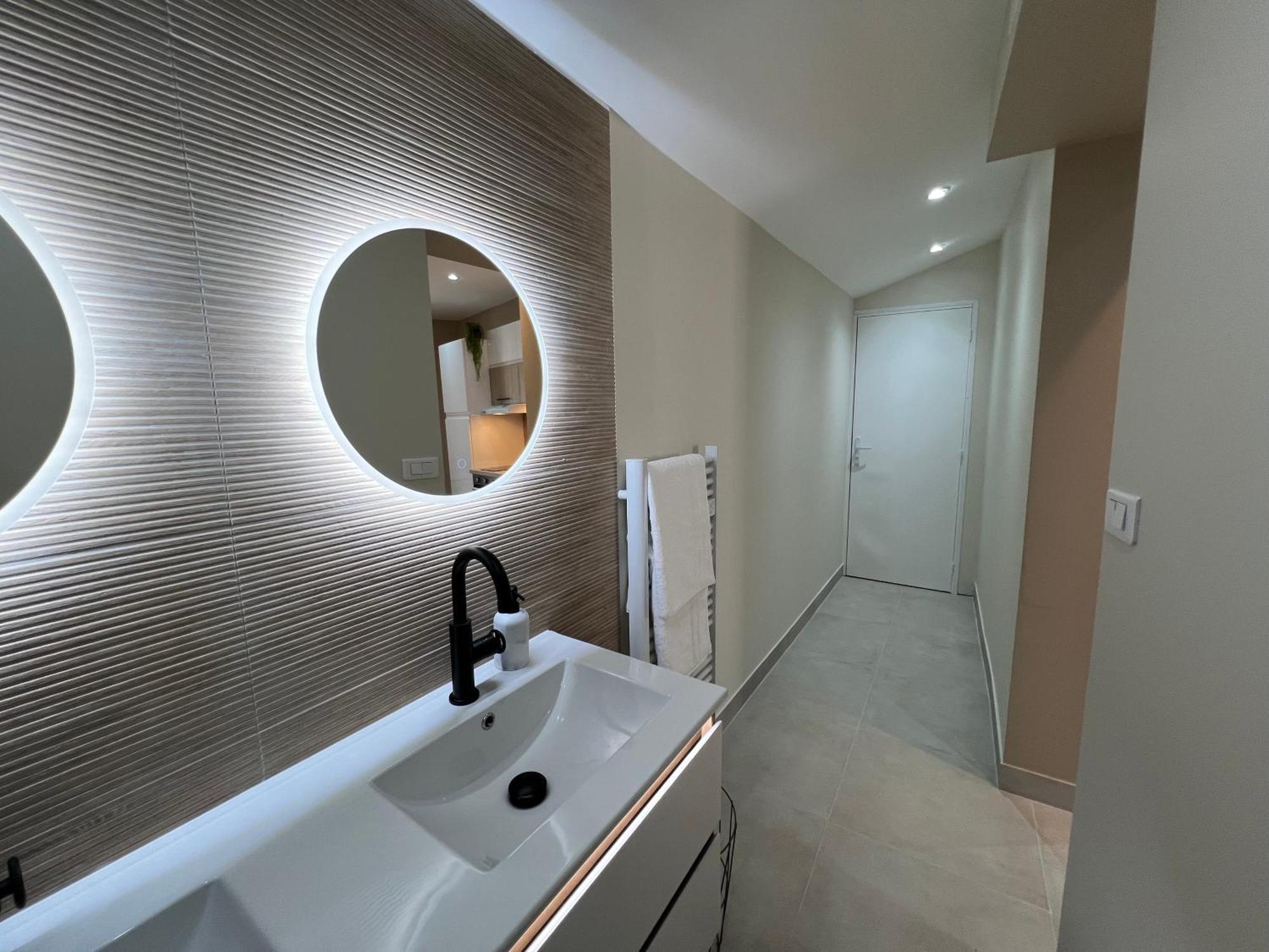 Apartment Les Pierres Dorees - Moderne & Confort La Roche-sur-Yon